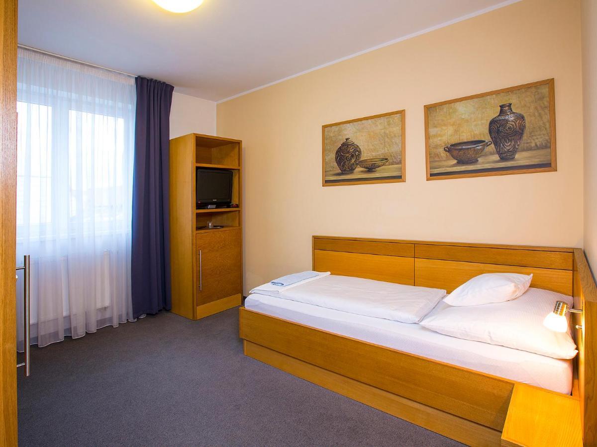 Hotel Trend Plzeň Habitación foto